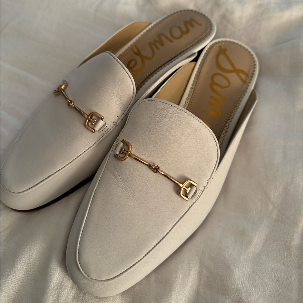 White slides worn once